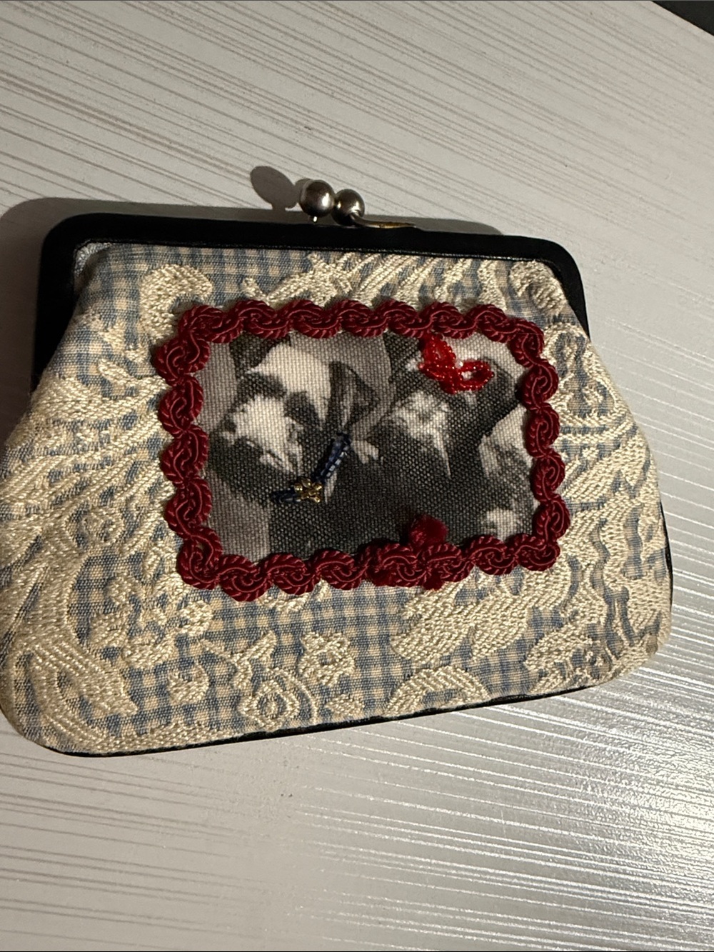 Brighton vintage kiss lock coin pouch